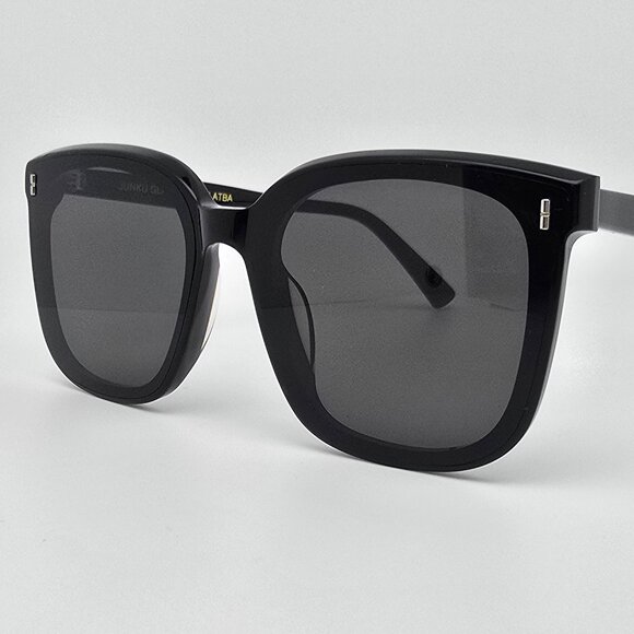 Gentle Monster Frida Flatba Junku Glasses Gloss Black Frame Grey Lens Sunglasses - Picture 1 of 13